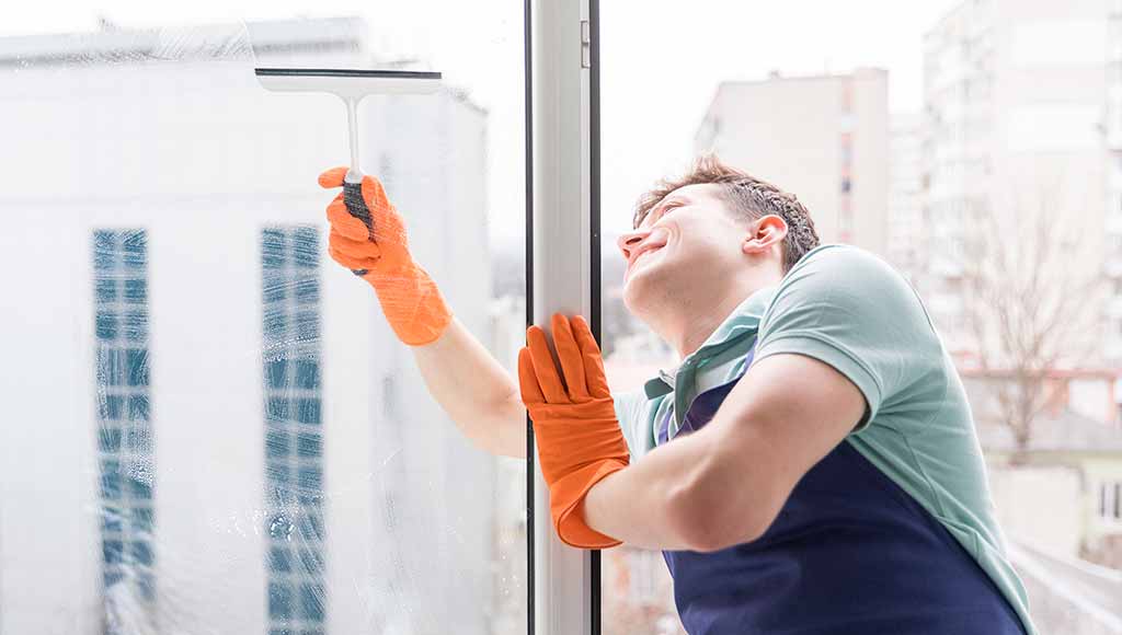 consejos-para-mantener-tus-puertas-y-ventanas-limpias-tras-la-reforma